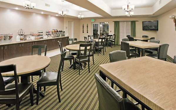  - La Quinta Inn & Suites Fowler - CA 99, Exit 123