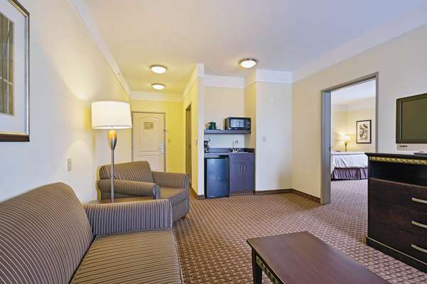 Suite - La Quinta Inn & Suites Cleburne