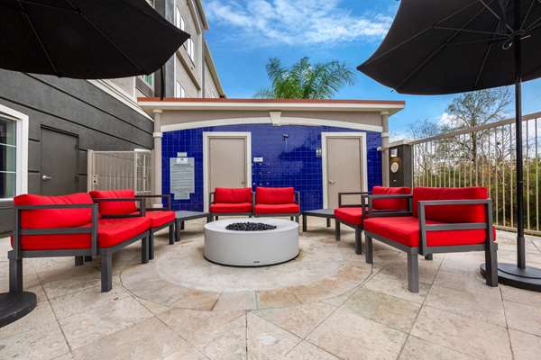  - La Quinta Inn & Suites Alvin