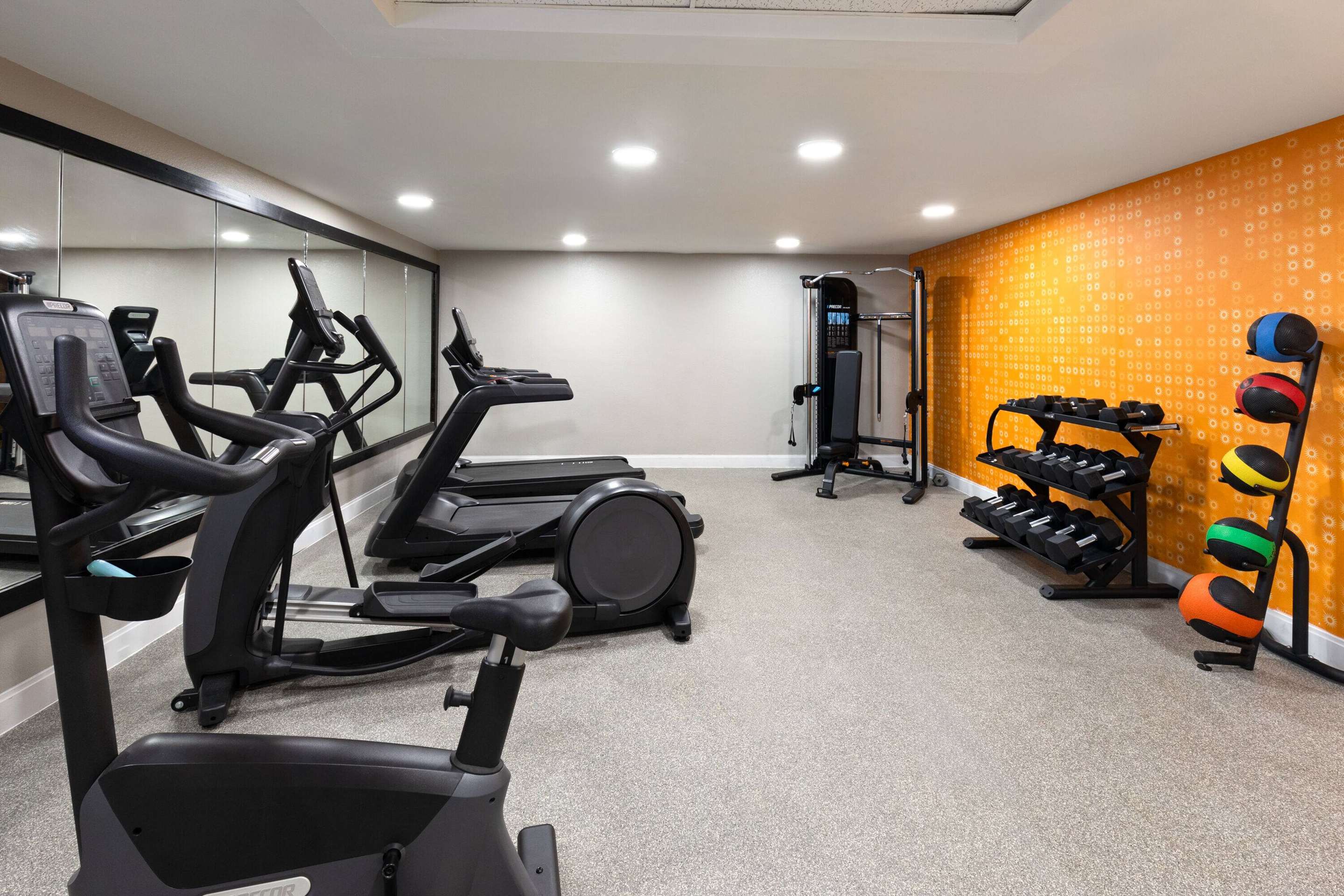 Health club fitness center gym | La Quinta by Wyndham Sevierville / Kodak