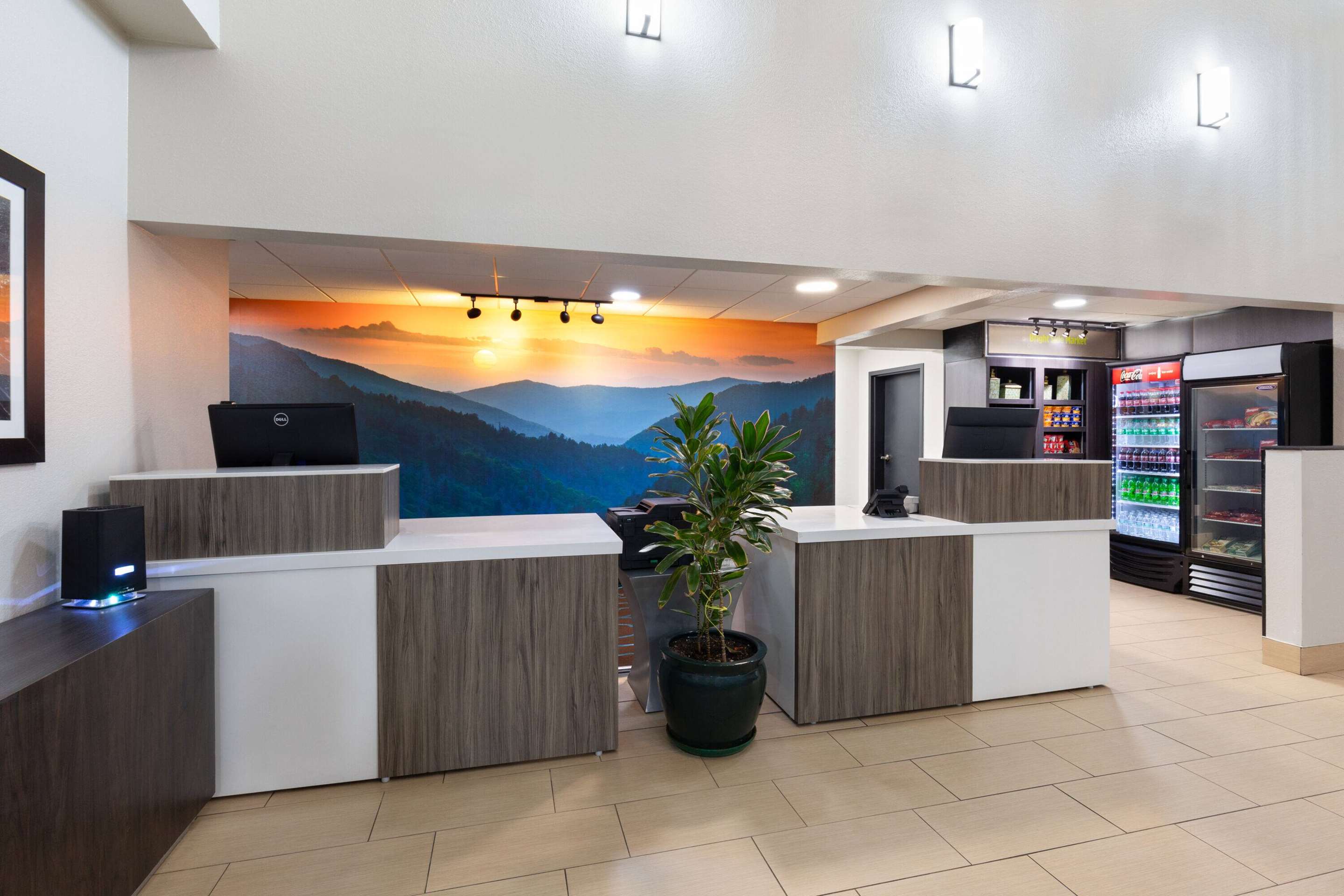 Reception | La Quinta by Wyndham Sevierville / Kodak