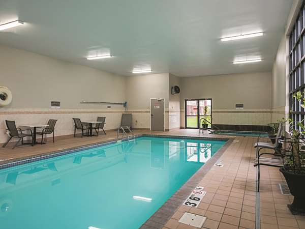  - La Quinta Inn & Suites Brooklyn Park - I-94 & I-694, Exit 30