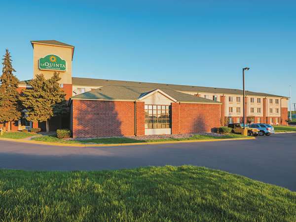 Exterior view - La Quinta Inn & Suites Brooklyn Park - I-94 & I-694, Exit 30