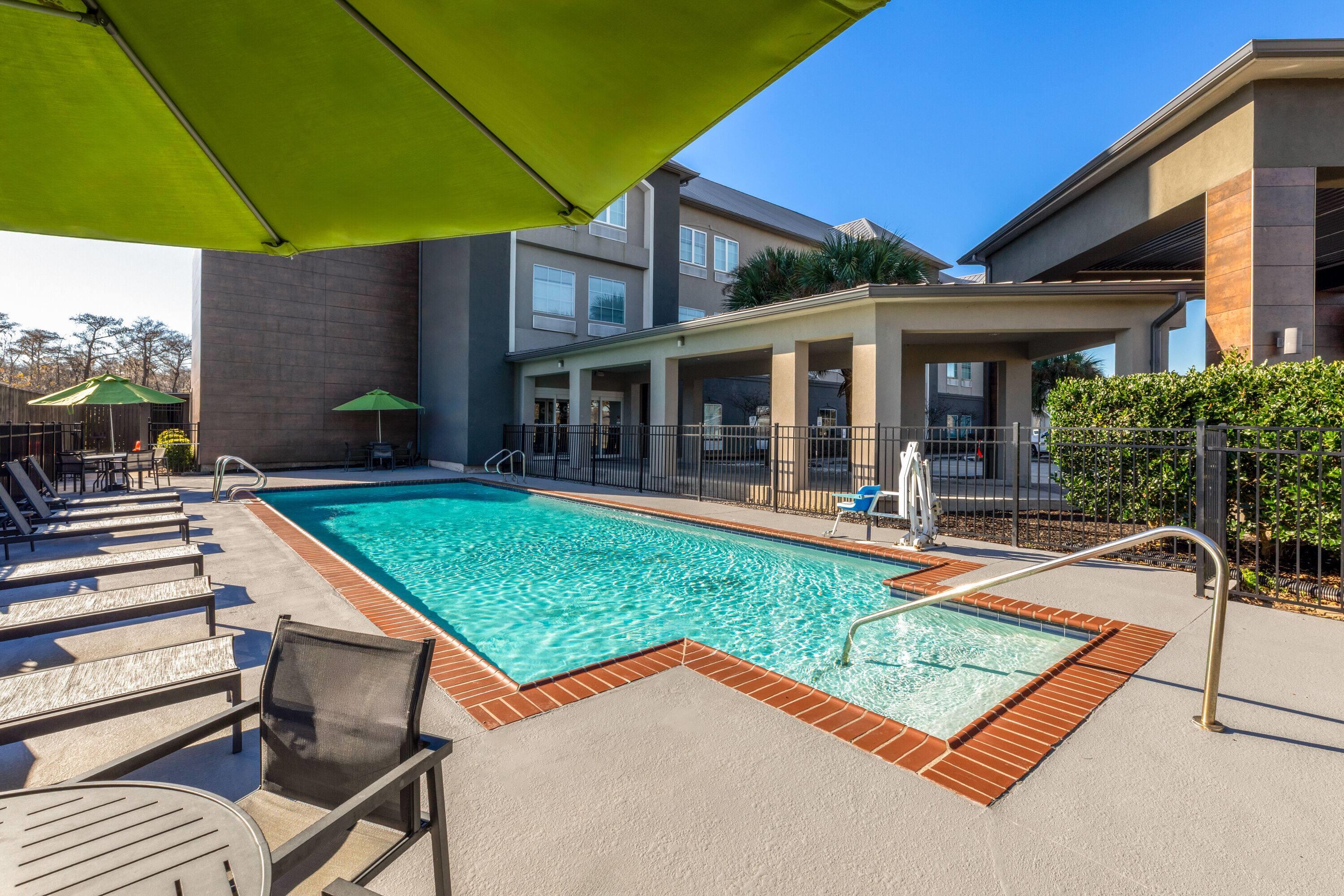Pool - indoor | La Quinta Inn & Suites by Wyndham Boutte