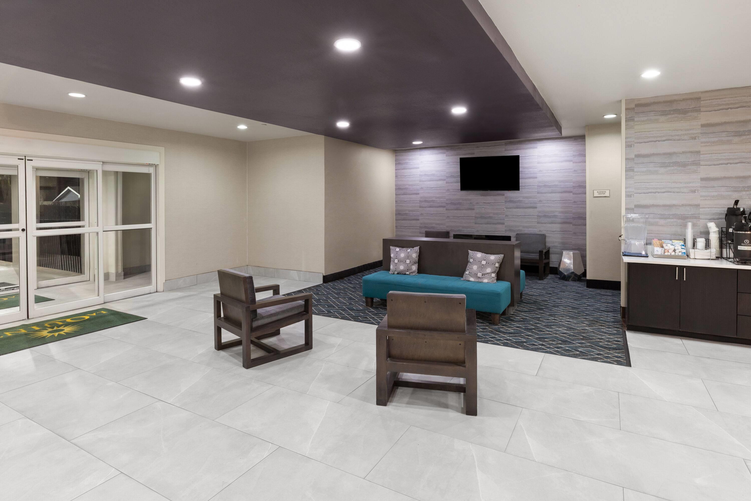 Lobby | La Quinta Inn & Suites by Wyndham Boutte