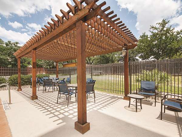 Pool - La Quinta Inn & Suites San La Cantera San Antonio