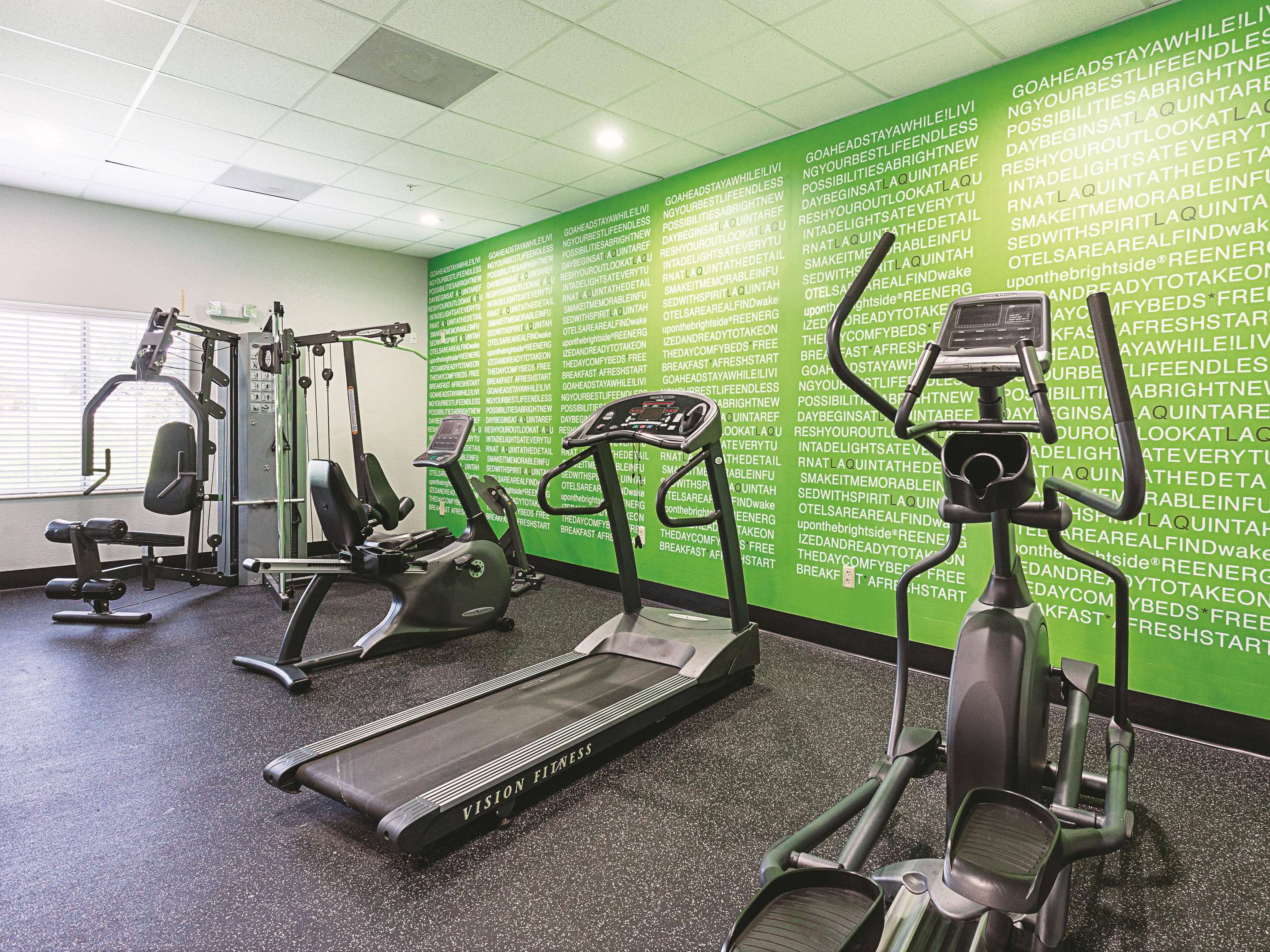 Health club fitness center gym | La Quinta Inn & Suites by Wyndham San Antonio Northwest