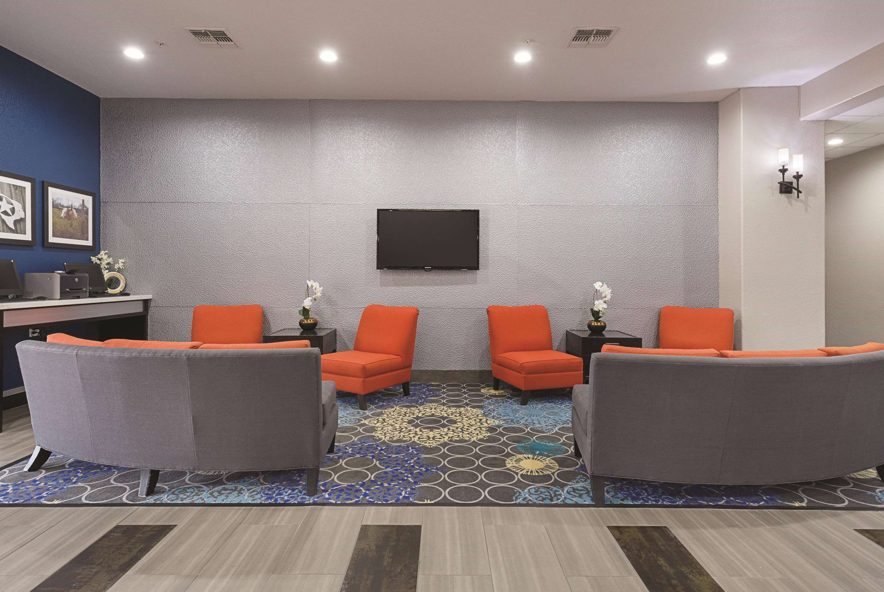 Lobby | La Quinta Inn & Suites by Wyndham San Antonio Northwest