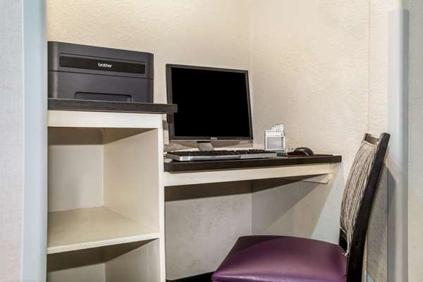 Conference Area - La Quinta Inn & Suites Kyle