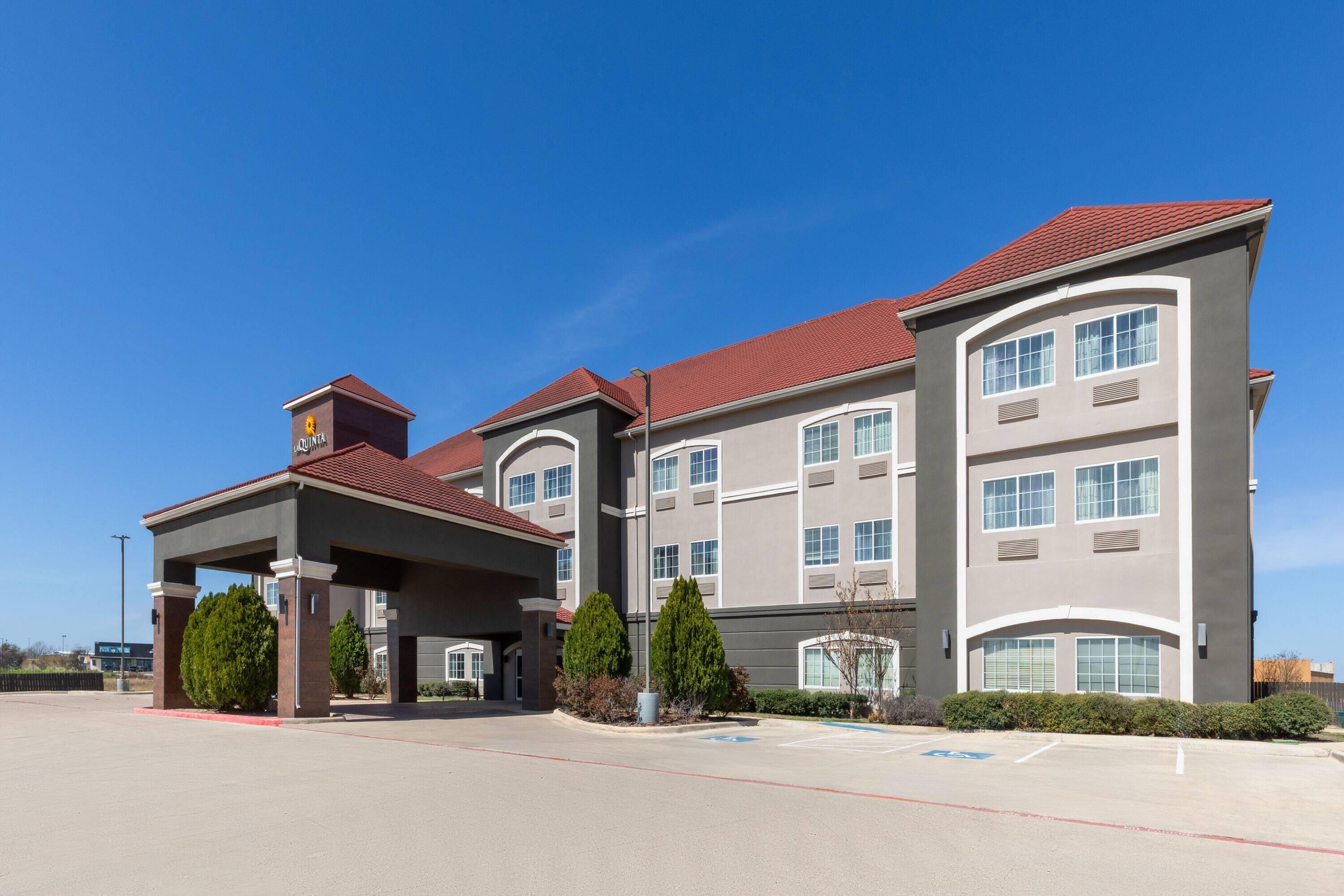 Exterior | La Quinta Inn & Suites by Wyndham Kyle - Austin South