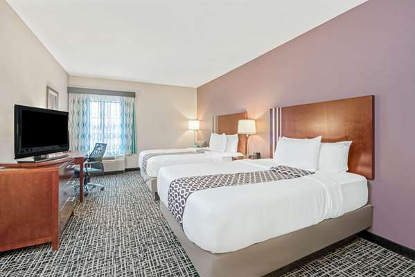  - La Quinta Inn & Suites Yukon - I-40, Exit 138A & 139B