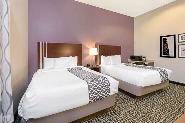  - La Quinta Inn & Suites Yukon - I-40, Exit 138A & 139B