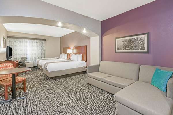 Suite - La Quinta Inn & Suites Yukon - I-40, Exit 138A & 139B