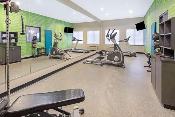 Fitness/ Exercise Room - La Quinta Inn & Suites Yukon - I-40, Exit 138A & 139B