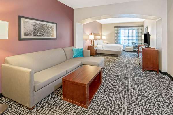 Suite - La Quinta Inn & Suites Yukon - I-40, Exit 138A & 139B