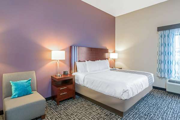  - La Quinta Inn & Suites Yukon - I-40, Exit 138A & 139B