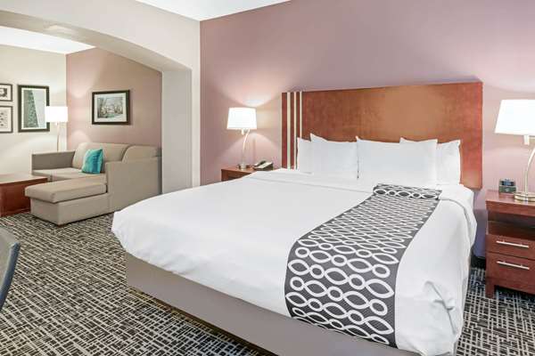 Suite - La Quinta Inn & Suites Yukon - I-40, Exit 138A & 139B