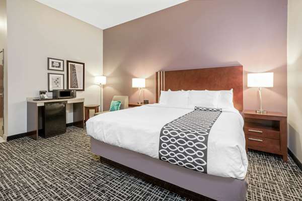  - La Quinta Inn & Suites Yukon - I-40, Exit 138A & 139B