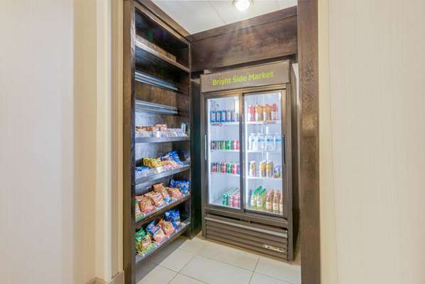  - La Quinta Inn & Suites Yukon - I-40, Exit 138A & 139B