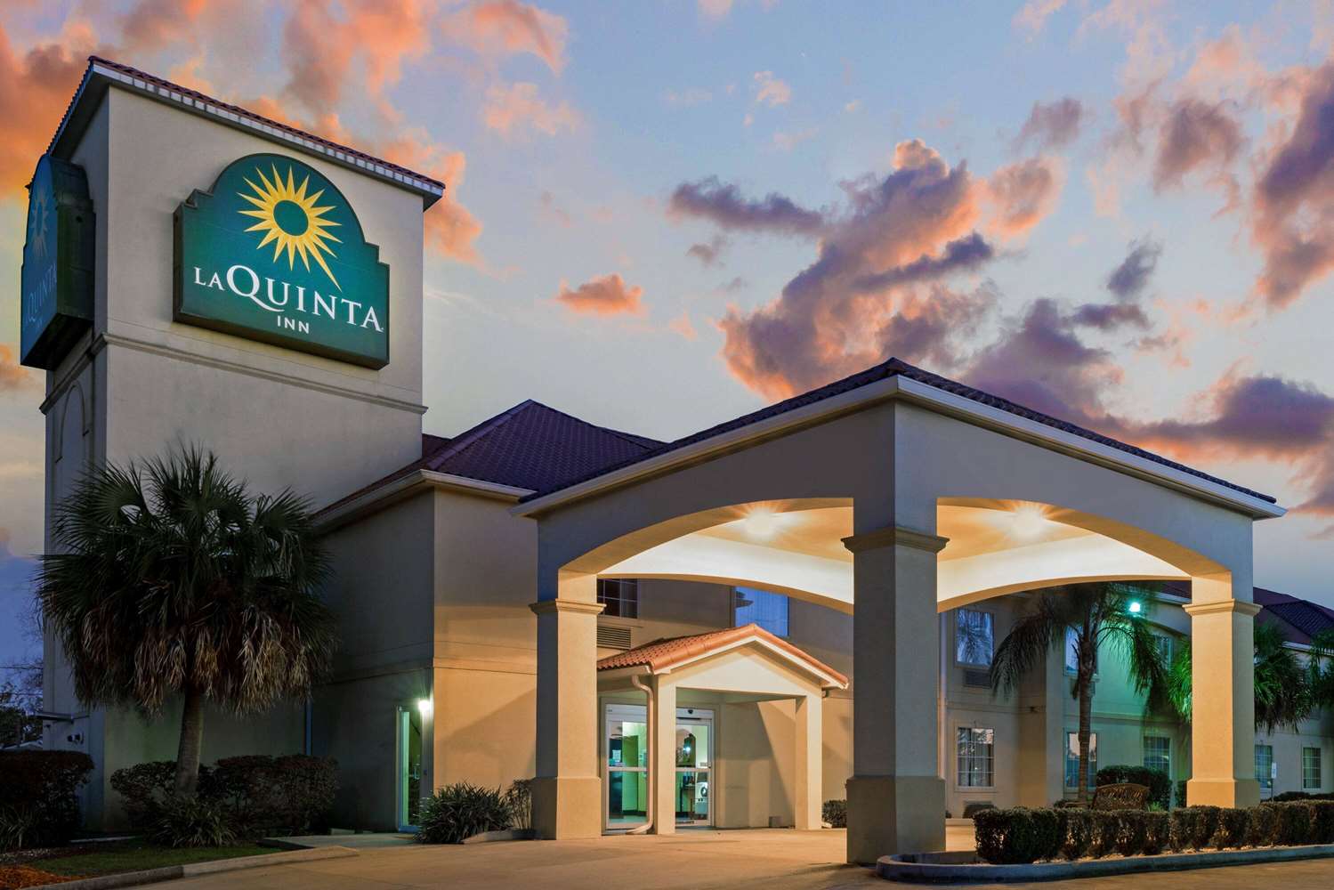 La Quinta Inn & Suites City, LA See Discounts