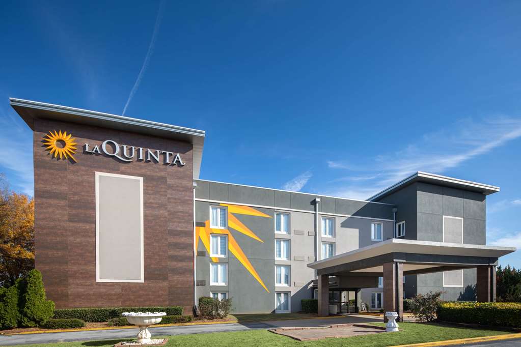 La Quinta Inn & Suites Atlanta Airport