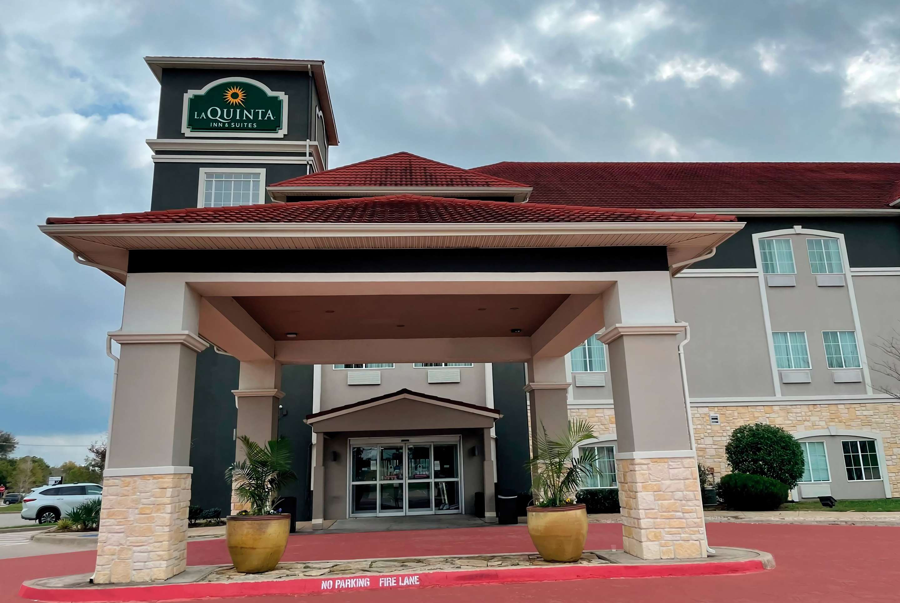 Exterior | La Quinta Inn & Suites by Wyndham Waxahachie