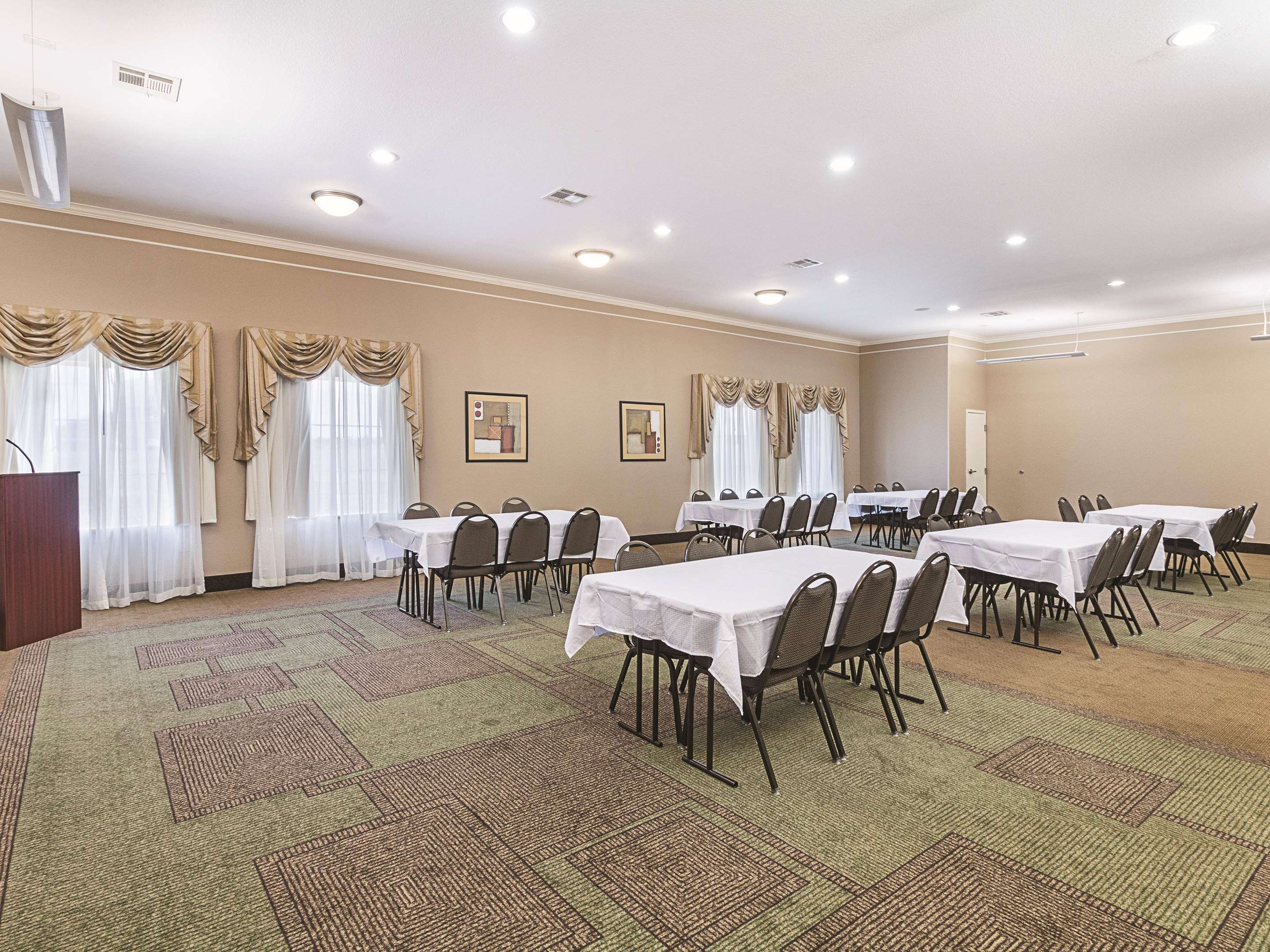 Meeting Room | La Quinta Inn & Suites by Wyndham Waxahachie