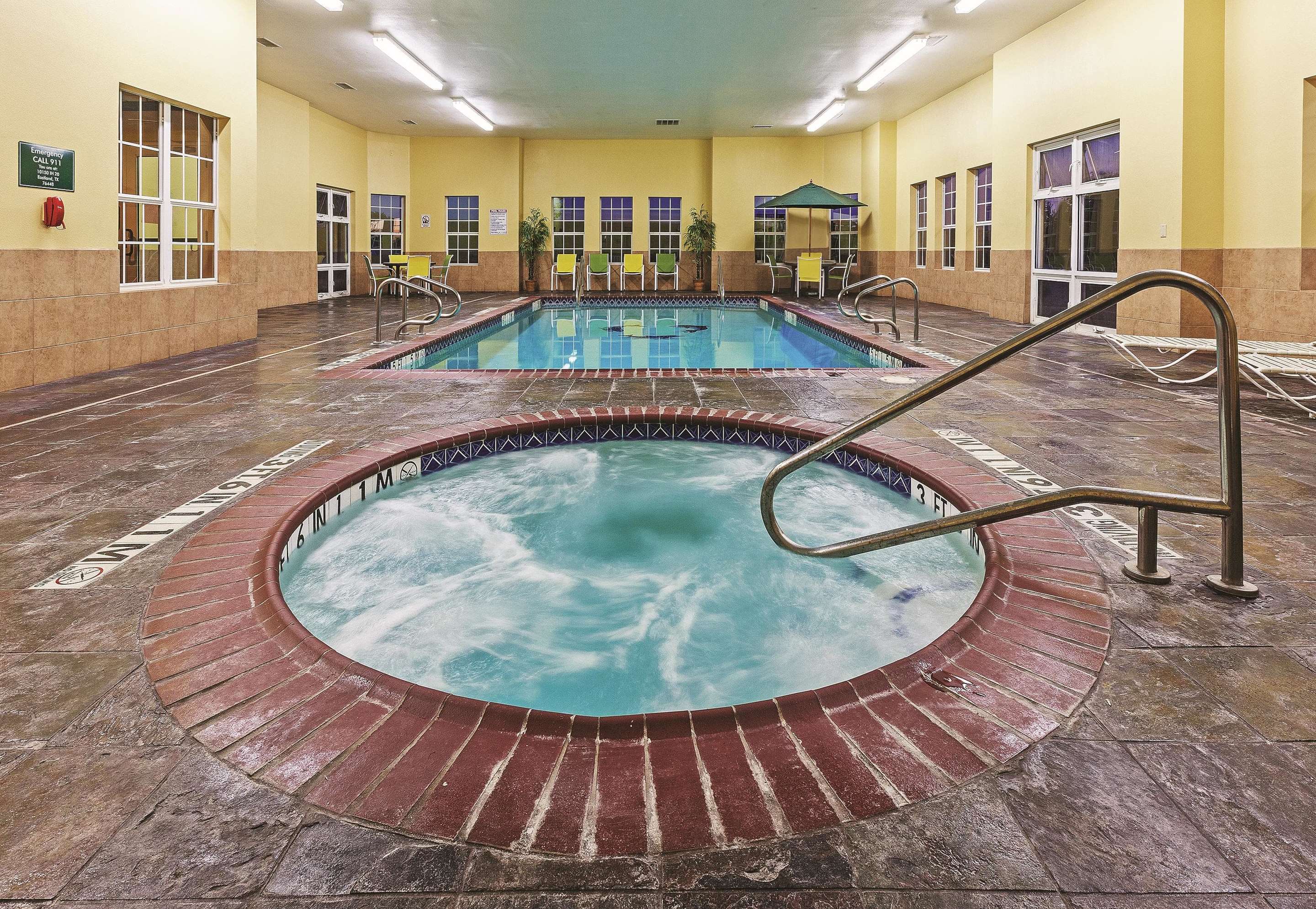 Pool | La Quinta Inn & Suites by Wyndham Eastland