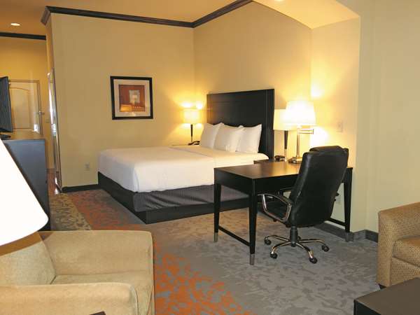  - La Quinta Inn & Suites Eastland - I-20, Exit 343