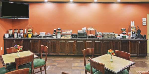  - La Quinta Inn & Suites Eastland - I-20, Exit 343