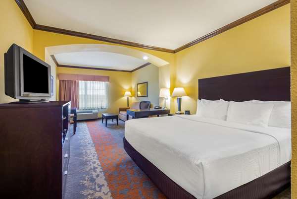 Suite - La Quinta Inn & Suites Eastland - I-20, Exit 343