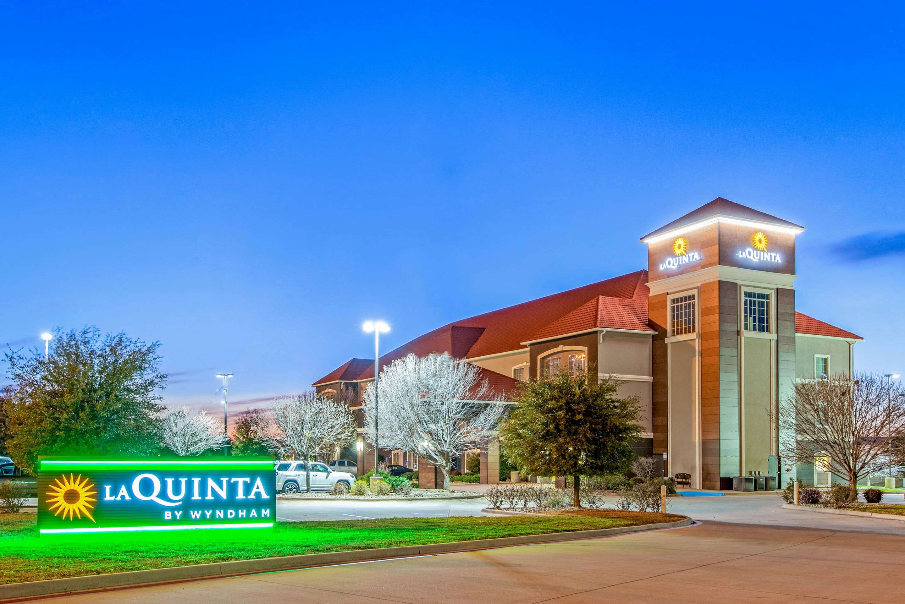 Exterior | La Quinta Inn & Suites by Wyndham Eastland