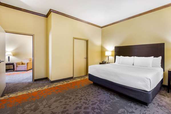 Suite - La Quinta Inn & Suites Eastland - I-20, Exit 343