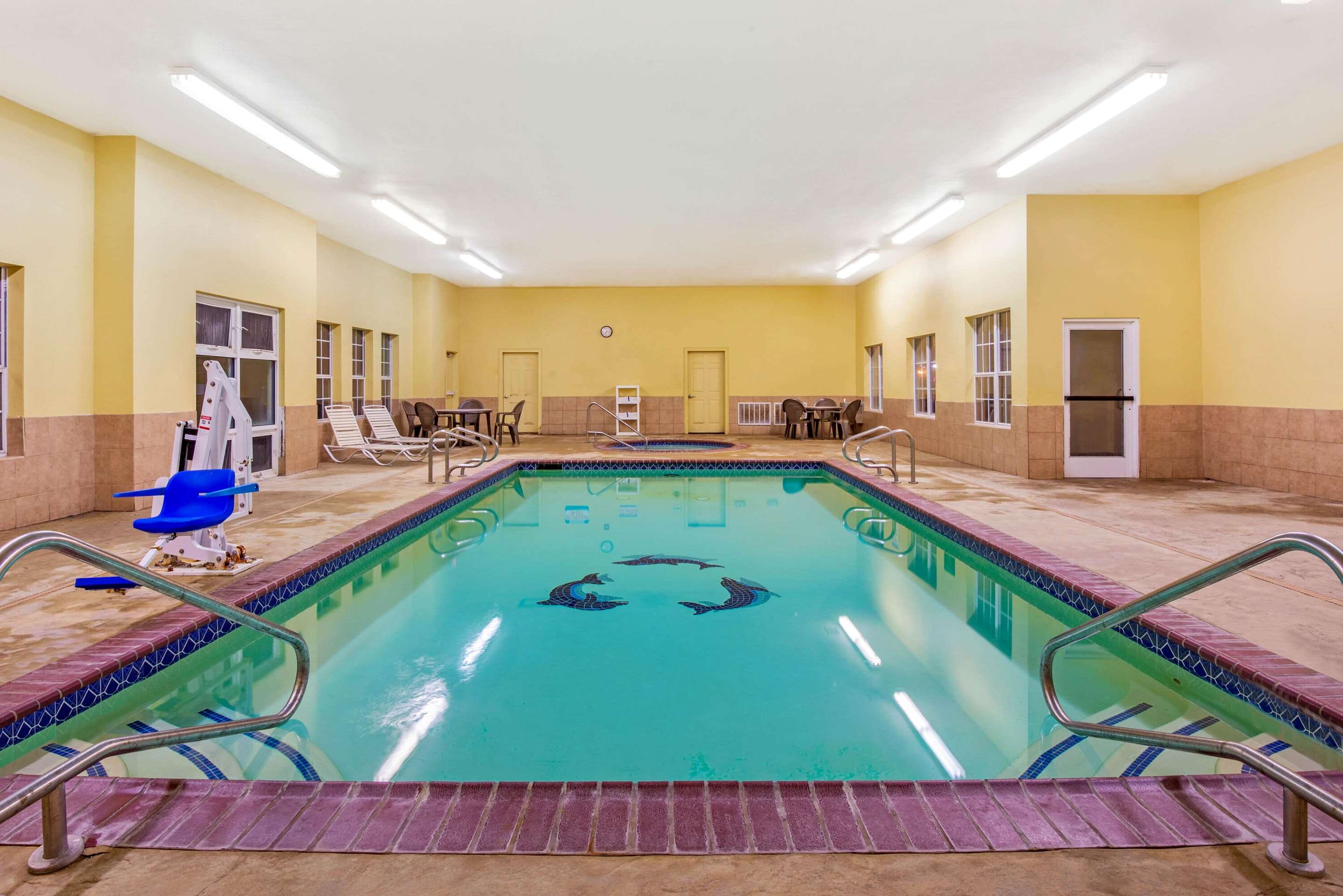 Pool | La Quinta Inn & Suites by Wyndham Eastland