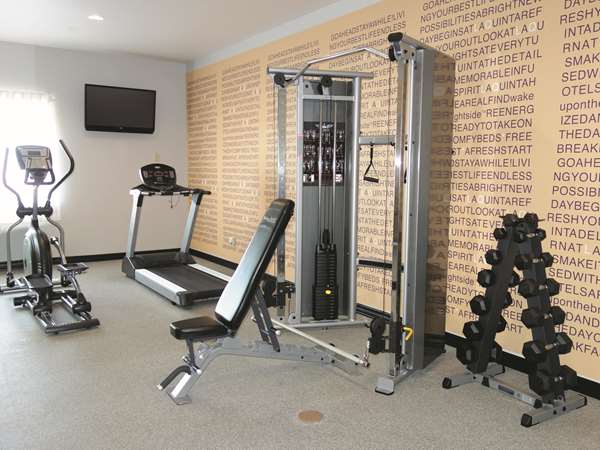 Fitness/ Exercise Room - La Quinta Inn & Suites Dumas