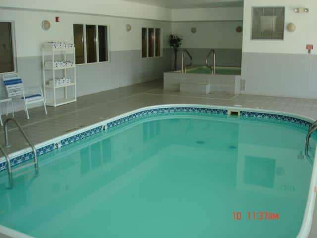 Pool | La Quinta Inn by Wyndham Lincoln
