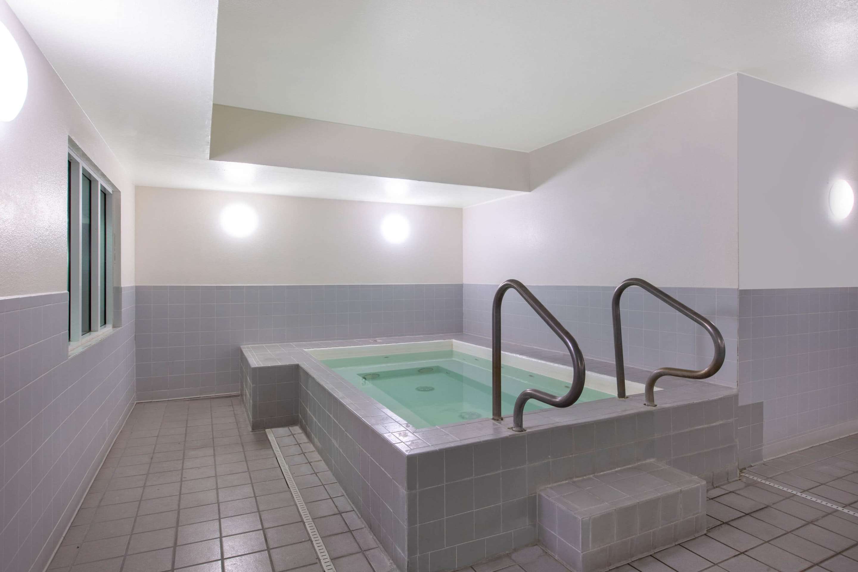 Pool | La Quinta Inn by Wyndham Lincoln