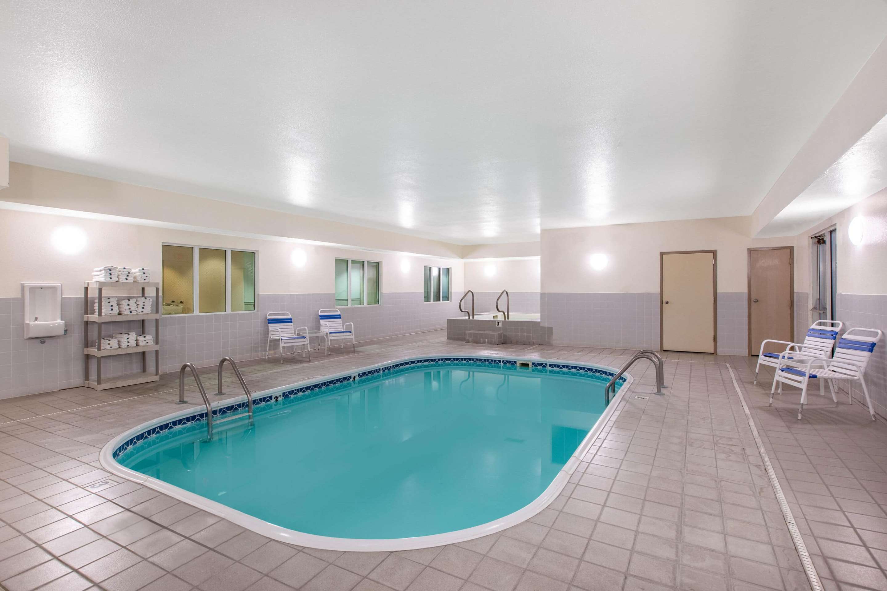Pool | La Quinta Inn by Wyndham Lincoln