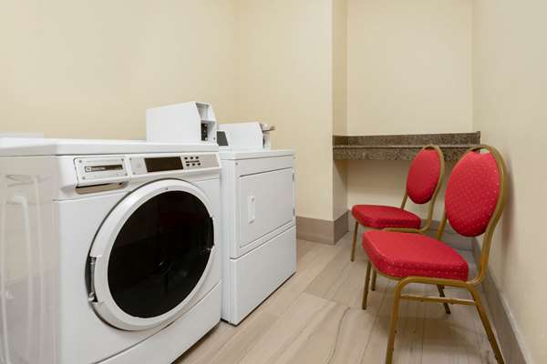 Amenities - La Quinta Inn & Suites Broussard