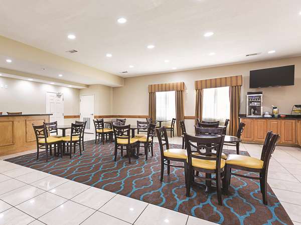  - La Quinta Inn & Suites Alvarado