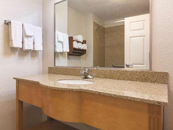 Suite - La Quinta Inn & Suites Alvarado