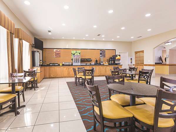  - La Quinta Inn & Suites Alvarado