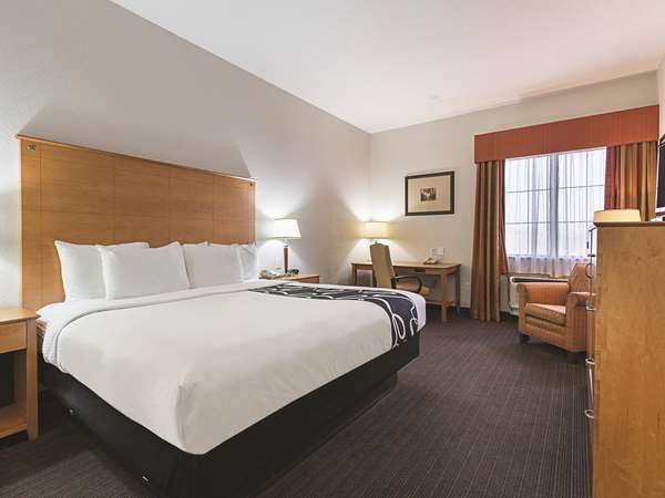  - La Quinta Inn & Suites Alvarado