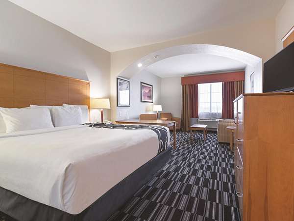  - La Quinta Inn & Suites Alvarado