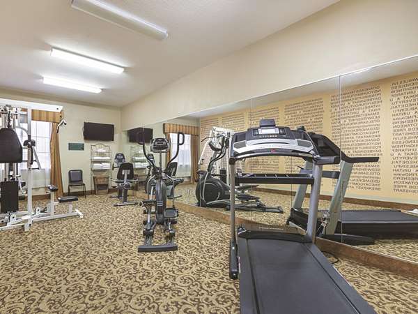 Fitness/ Exercise Room - La Quinta Inn & Suites Alvarado
