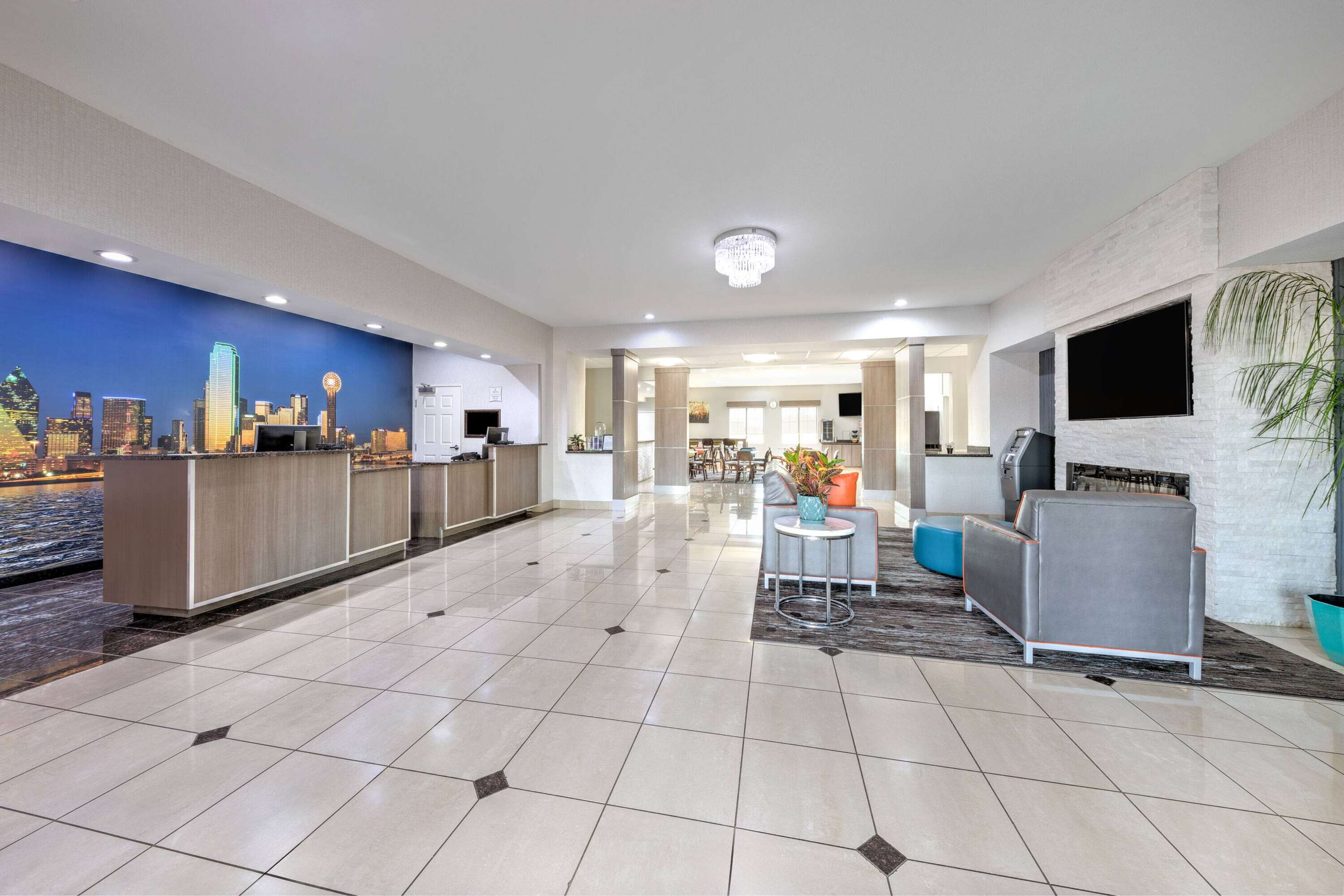 Lobby | La Quinta Inn & Suites by Wyndham Alvarado