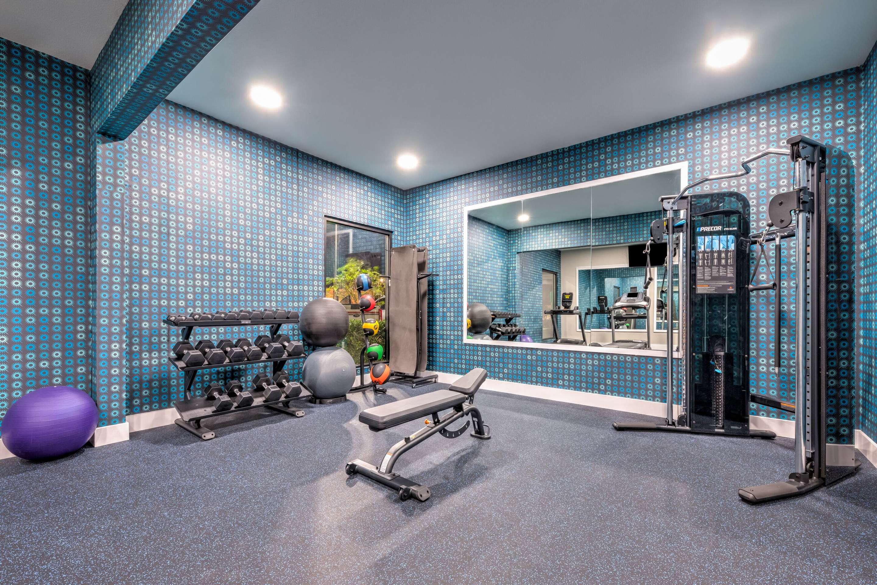 Health club fitness center gym | La Quinta Inn & Suites by Wyndham Alvarado