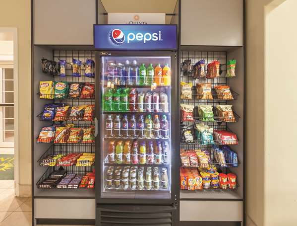  - La Quinta Inn & Suites Angleton