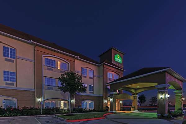 Exterior view - La Quinta Inn & Suites Angleton