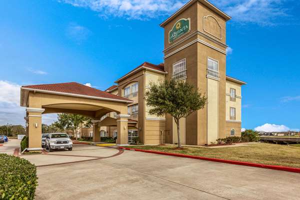Exterior view - La Quinta Inn & Suites Angleton